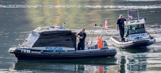 Policyjni wodniacy. Szkolenia nad Jeziorem Solińskim (ZDJĘCIA)