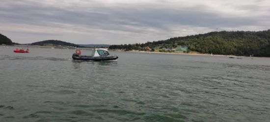 SOLINA: Osoba zniknęła pod wodą. Trwają poszukiwania! (FOTO)