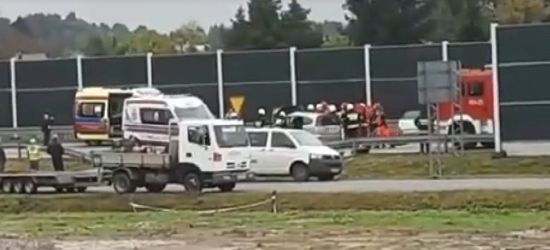 Poważny wypadek w Brzozowie. Czołówka. Kilka osób rannych