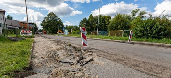 POWIAT SANOCKI: Długo wyczekiwany remont drogi przy szpitalu (ZDJĘCIA)