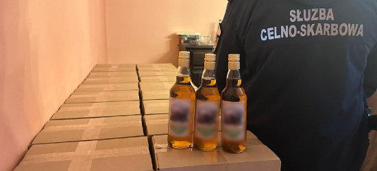 Tysiąc litrów nielegalnego alkoholu! (VIDEO, ZDJĘCIA)