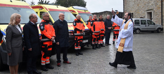 Bieszczadzkie Pogotowie Ratunkowe z nowymi ambulansami (ZDJĘCIA)
