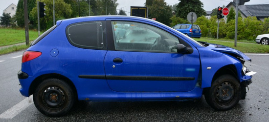 Zderzenie peugeota z renaultem w Iwoniczu (FOTO)