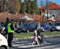 POLICJA: Nie daj się okraść na cmentarzu