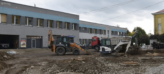 Plac budowy wokół „Mechanika” (ZDJĘCIA)