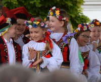 Dzień Dziecka i Rodziny. Sanocki Rynek pełen dziecięcych uśmiechów  (FILM, ZDJĘCIA)