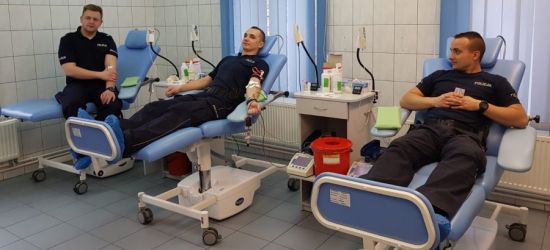 SANOK: Dzielnicowi oddali krew dla Oliwki (FOTO)