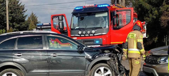 PRUSIEK: Zderzenie pojazdów na skrzyżowaniu (FOTO)