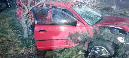 AKTUALIZACJA: Groźny wypadek. Pijany kierowca hondy wyprzedzał „na trzeciego” (FOTO)