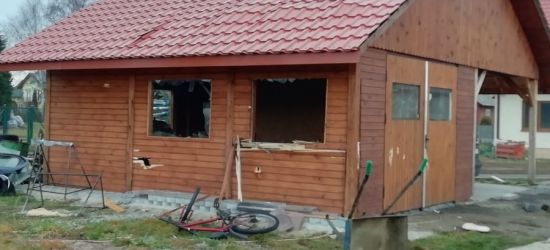 PODKARPACIE. Eksplozja w garażu. Nie żyje 41-latek. Rozbrajał bombę przeciwlotniczą? (ZDJĘCIA)