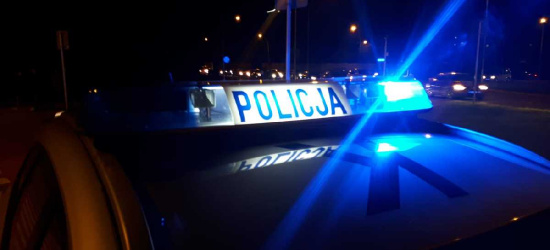 Wypadek na autostradzie i policyjna eskorta